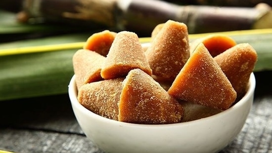Jaggery: It contains both potassium and magnesium. Potassium is great to maintain PH balance and it is also required for the production of mucus in the stomach, on the other hand, magnesium is required for your digestive system to work properly. So just a small piece will go a long way.(Pinterest)