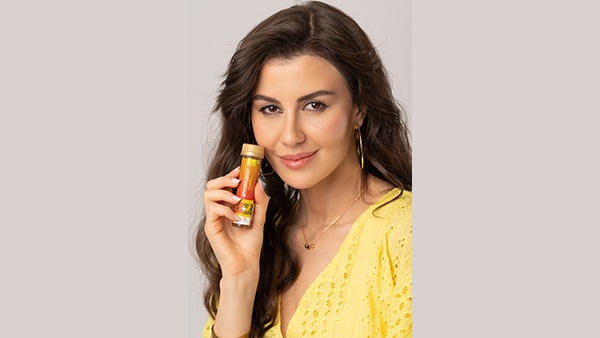 Effortlessly Youthful is a vegan powerhouse of omegas and essential fatty acids; loaded with vitamin C, antioxidants, omega 7 and omega 3 Effortlessly Youthful is a vegan powerhouse of omegas and essential fatty acids; loaded with vitamin C, antioxidants, omega 7 and omega 3