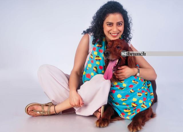 Aanchal Bhalla and her four-year old Irish Setter Junior; On Aanchal: Jumpsuit by Marks & Spencer; On Junior, the Irish Setter: Scarf self-designed by Aanchal Bhalla (Ayushman Mitra)