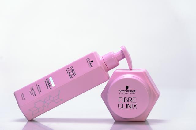 This formulation with Triple Bonding and C21 Technology (Schwarzkopf Professional) This formulation with Triple Bonding and C21 Technology (Schwarzkopf Professional)