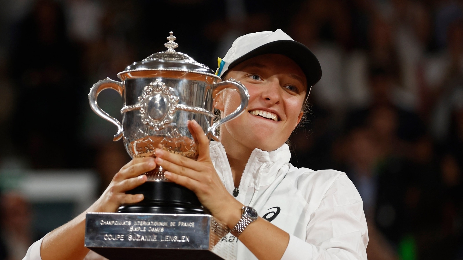 Incredible Iga! Swiatek equals fabulous 22-year-old record with second French Open title