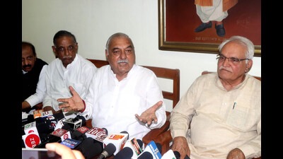 Haryana leader of Opposition Bhupinder Singh Hooda addressing a press conference in Rohtak on Saturday. (Manoj Dhaka/HT) Haryana leader of Opposition Bhupinder Singh Hooda addressing a press conference in Rohtak on Saturday. (Manoj Dhaka/HT)