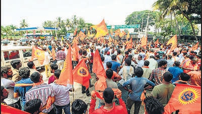 Over 200 members of the Vishwa Hindu Parishad (VHP) and Bajrang Dal were stopped from entering the Jama Masjid in Srirangapatna by Mandya police on Saturday. (PTI) Over 200 members of the Vishwa Hindu Parishad (VHP) and Bajrang Dal were stopped from entering the Jama Masjid in Srirangapatna by Mandya police on Saturday. (PTI)