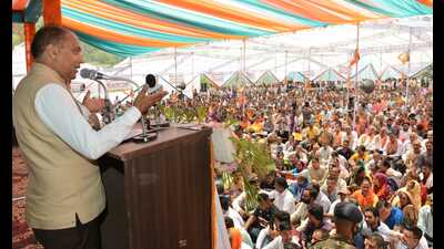 Himachal chief minister Jai Ram Thakur addressing a public gathering in Solan on Saturday. (HT Photo)