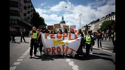 Activists of the Fridays For Future climate action movement demonstrate in central Stockholm on June 3, 2022 (AFP) Activists of the Fridays For Future climate action movement demonstrate in central Stockholm on June 3, 2022 (AFP)