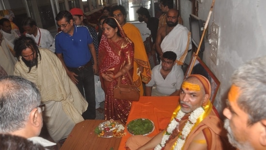 Swami Avimukteshwaranand started a fast on Saturday after he was stopped from going to Gyanvapi complex.&nbsp;