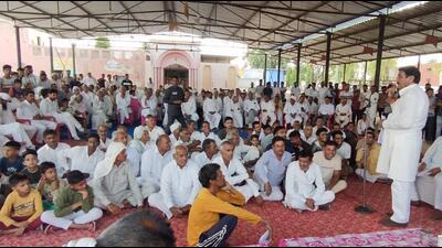 Haryana power minister Ranjit Singh Chautala addressing the ‘Janta Darbar’ in Hisar on Sunday. (Photo: Twitter)