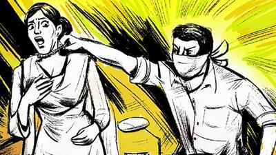 Though Chandigarh Police have been setting up nakas in markets to block the escape routes, snatchers have been targeting people inside residential areas where they can easily disappear into gullies. (HT) Though Chandigarh Police have been setting up nakas in markets to block the escape routes, snatchers have been targeting people inside residential areas where they can easily disappear into gullies. (HT)