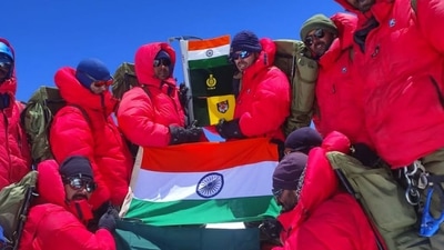 An Indo-Tibetan Border Police (ITBP) team of mountaineers scaled the Mount Abi Gamin peak (24,131 feet). An Indo-Tibetan Border Police (ITBP) team of mountaineers scaled the Mount Abi Gamin peak (24,131 feet).