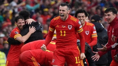 Gareth Bale celebrates after qualifying for the World Cup (REUTERS)