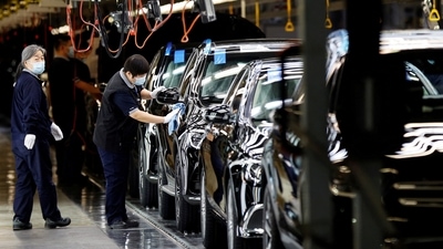 More than 993,000 vehicles were being recalled worldwide, of which 70,000 were in Germany. (Reuters)
