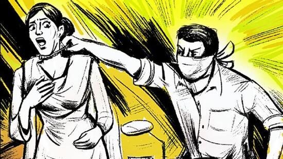 Though Chandigarh Police have been setting up nakas in markets to block the escape routes, snatchers have been targeting people inside residential areas where they can easily disappear into gullies. (HT)