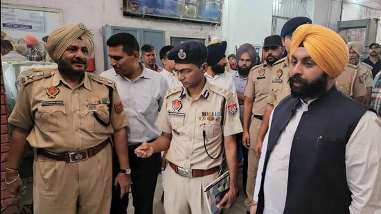 Punjab jails and mines minister Harjot Singh Bains during a surprise visit in Central Jail in Ludhiana. Bains told that during his tenure, over 1,000 mobile phones had been seized in record two-and-a-half months from the jails. (HT PHOTO)