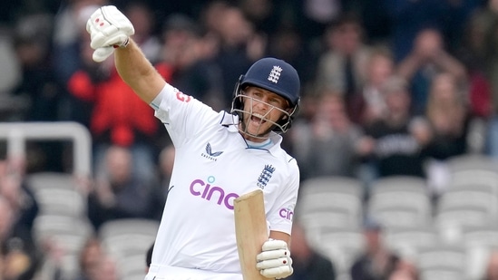 Joe Root celebrates as England beat New Zealand by five wickets in 1st Test(AP)