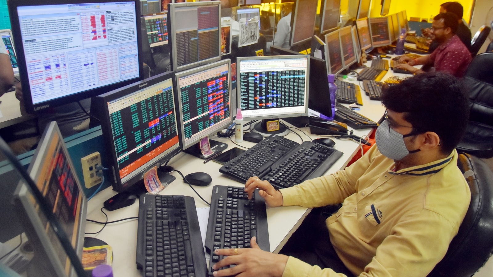 Sensex Slides 227 Points In Early Trade Nifty Falls To 16517 Level Latest News India 