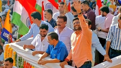 Delhi chief minister and Aam Aadmi Party chief Arvind Kejriwal holds ‘Tiranga Yatra' in Gujarat's Mehsana on Monday evening, (AAP/Twitter)