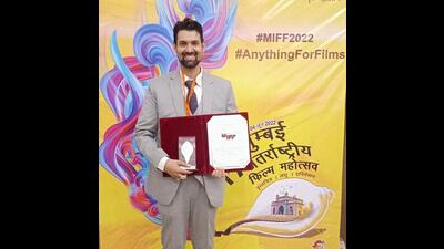 The award included a silver conch and cash prize of  ₹5 lakh to be divided half and half between the director and the producer. (HT PHOTO)