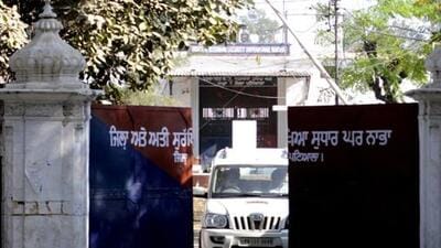 Searches have been intensified after police probe into singer-politician Sidhu Moose Wala’s killing pointed to a nexus of gangsters running their operations from jails in Punjab (HT File/Representative Image) Searches have been intensified after police probe into singer-politician Sidhu Moose Wala’s killing pointed to a nexus of gangsters running their operations from jails in Punjab (HT File/Representative Image)