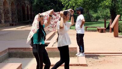 According to Live Weather, a weather channel, since May 26, there has been a difference of as much as 7 degrees between the actual temperature and the HI in Delhi, with a temperature of 39.4°C and a relative humidity of 40% on May 30, making it feel more like 47°C . (ANI) According to Live Weather, a weather channel, since May 26, there has been a difference of as much as 7 degrees between the actual temperature and the HI in Delhi, with a temperature of 39.4°C and a relative humidity of 40% on May 30, making it feel more like 47°C . (ANI)