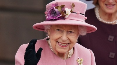 As Britons thank Queen Elizabeth for 70 years, monarchy looks to future (Jacob King/Pool via REUTERS) (REUTERS)