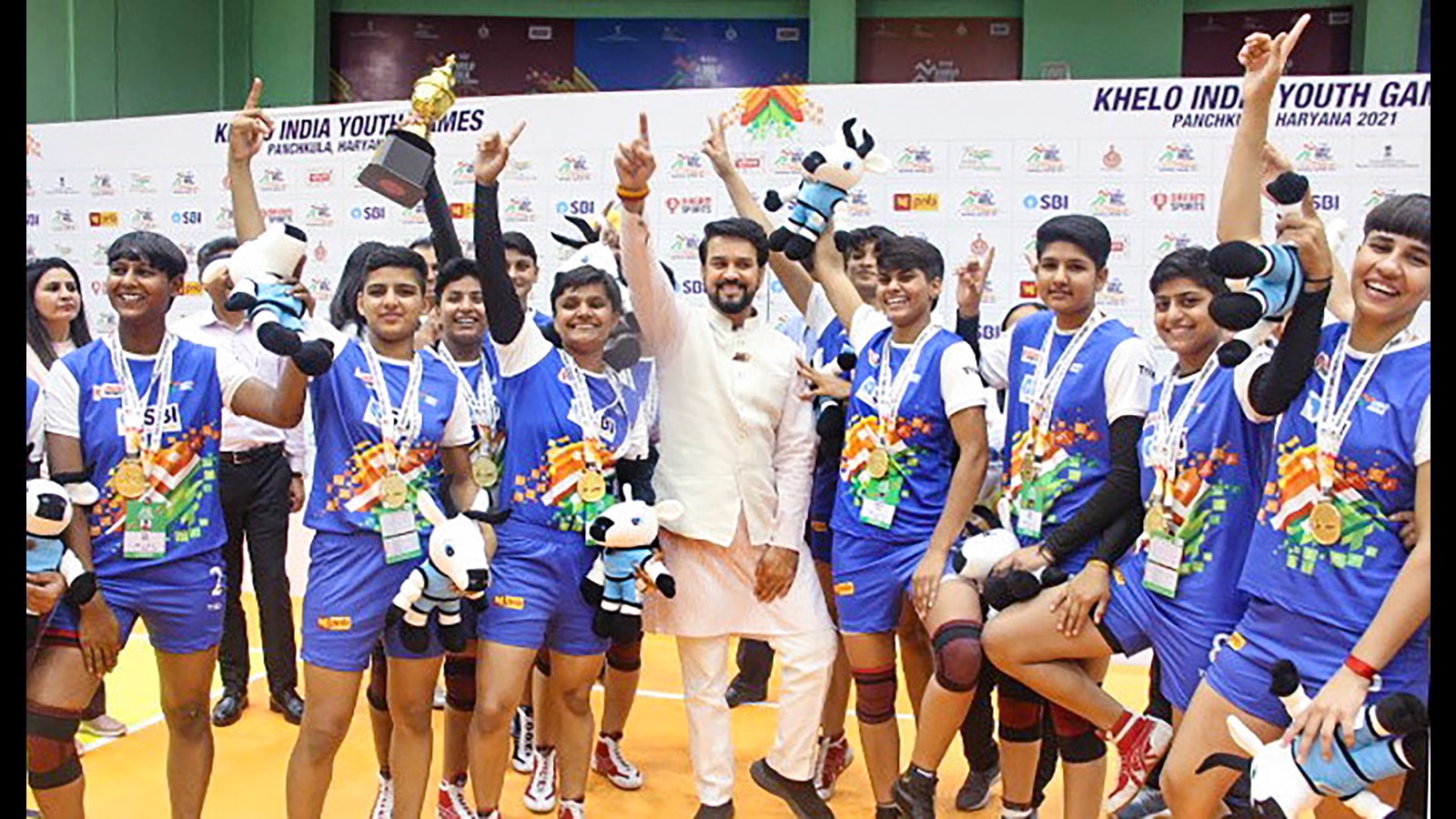 Traditional sports also need to be promoted: Anurag Thakur - Hindustan ...