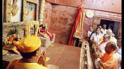 Chief minister Yogi Adityanath offering prayers to Lord Krishna at ‘garbh grah’ (sanctum sanctorum) in the basement of Shri Krishna Janmabhoomi in Mathura on Tuesday. (HT Photo)