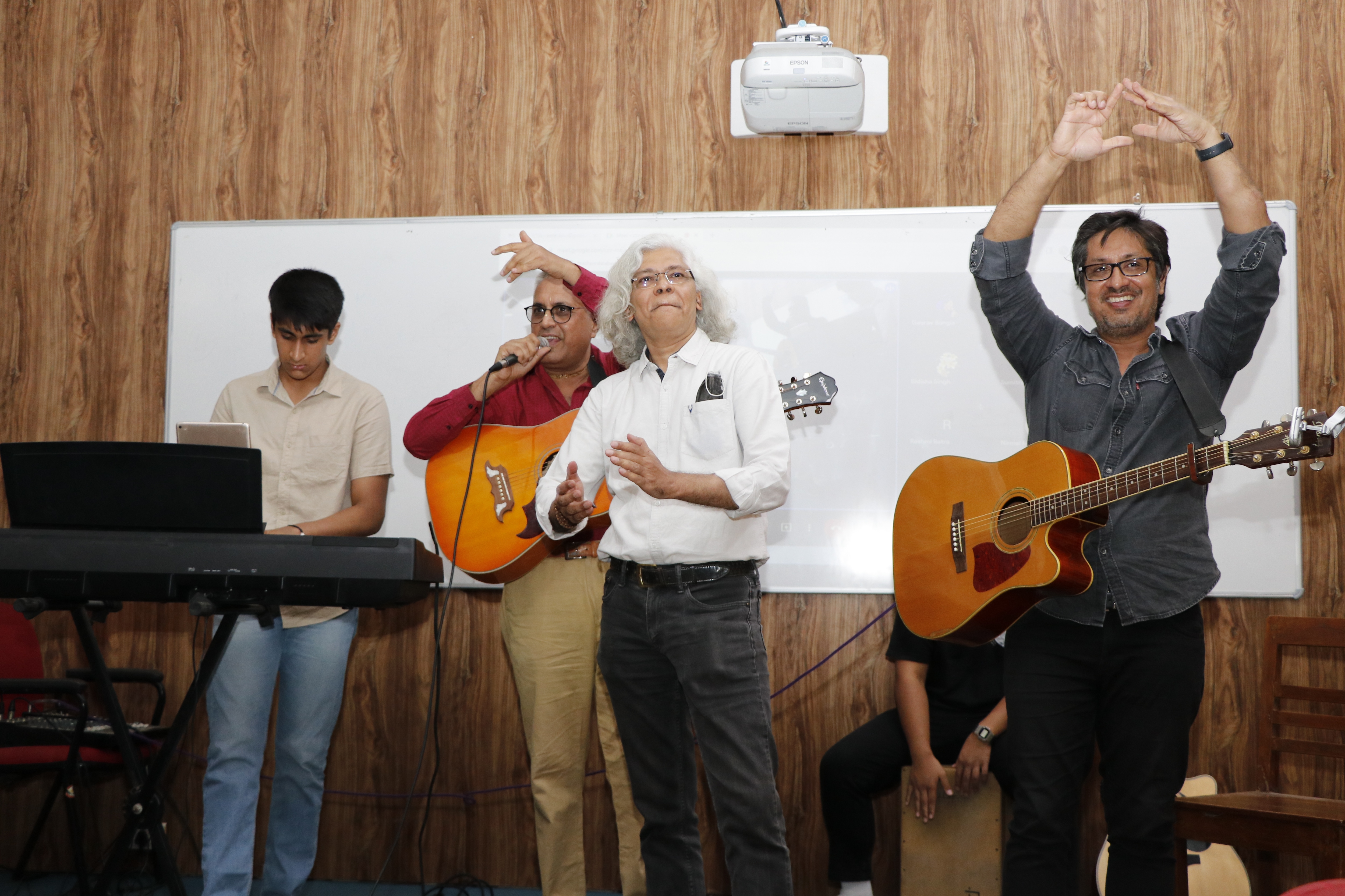 Former members of Horizon band, Sandeep Madan and Gautam Chikermane took to the stage along with musician Hitesh Rikki Madan. (Photo: Dhruv Sethi/HT) Former members of Horizon band, Sandeep Madan and Gautam Chikermane took to the stage along with musician Hitesh Rikki Madan. (Photo: Dhruv Sethi/HT)