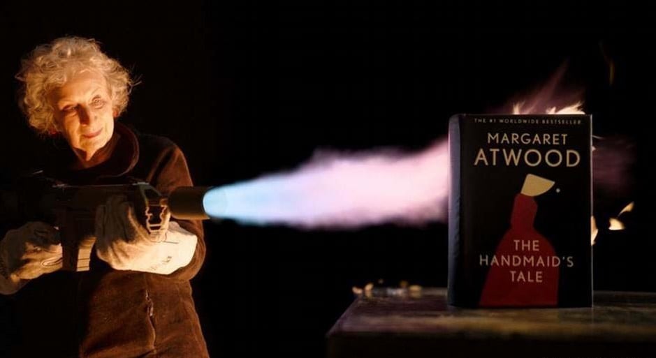 A fireproof edition of "The Hansdmaid's Tale" is a symbol against book banning and destruction. (Sotheby's/dpa/picture alliance) A fireproof edition of "The Hansdmaid's Tale" is a symbol against book banning and destruction. (Sotheby's/dpa/picture alliance)