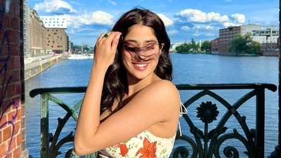 On Monday, before visiting Berlin, Janhvi also shared a bunch of images from Paris. In the caption, she said, “Au revoir (Good bye)!” On Monday, before visiting Berlin, Janhvi also shared a bunch of images from Paris. In the caption, she said, “Au revoir (Good bye)!” 