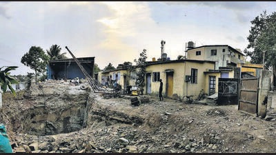 A view of the well where gelatin blast took place at Sainath nagar, Wadgaonsheri in Pune. (Shankar Narayan/HT PHOTO) A view of the well where gelatin blast took place at Sainath nagar, Wadgaonsheri in Pune. (Shankar Narayan/HT PHOTO)