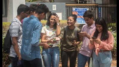 Students of Fergusson College are all smiles post HSC results which were declared on Wednesday. (Pratham Gokhale/HT Photo) Students of Fergusson College are all smiles post HSC results which were declared on Wednesday. (Pratham Gokhale/HT Photo)