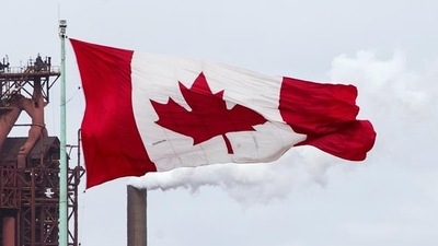 A Canada flag flies in Hamilton, Ontario. (REUTERS/FILE)