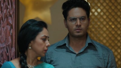 Rupali Ganguly and Gaurav Khanna as Anupamaa and Anuj Kapadia.