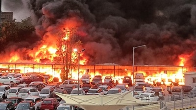 Fire at the electric motor parking Jamia Nagar. (ANI)