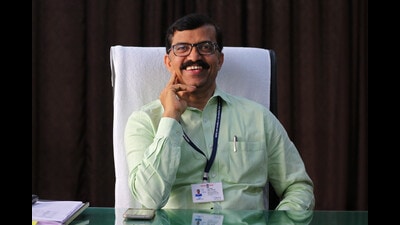 Sharad Gosavi, chairman of Maharashtra State Board of Secondary and Higher Secondary Education at a press conference in Pune, on Wednesday. (Ravindra Joshi/HT PHOTO)