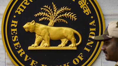 CICU, Ludhiana, president Upkar Singh Ahuja said the market is already witnessing a slump and this move by RBI will further reduce the profitability of the MSME sector, which is already struggling to make ends meet. (HT FILE)