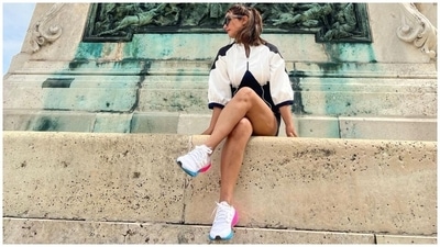 The playsuit features raglan three-quarter sleeves with gathered cuffs, band collar, pockets, front zipper opening, white and black contrast lining, cinched detail on the torso defining Hina's waistline and short hem length showing off the star's long legs. (Instagram/@realhinakhan) The playsuit features raglan three-quarter sleeves with gathered cuffs, band collar, pockets, front zipper opening, white and black contrast lining, cinched detail on the torso defining Hina's waistline and short hem length showing off the star's long legs. (Instagram/@realhinakhan)