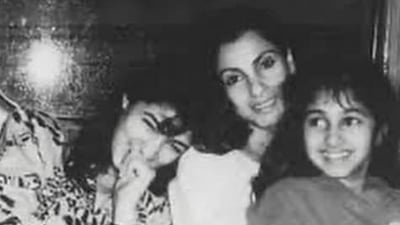 Twinkle Khanna wishes mom Dimple Kapadia, Twinkle Khanna wishes mom Dimple Kapadia,