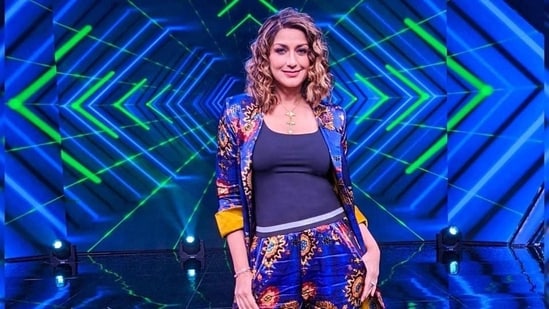 Sonali Bendre on the sets of DID Lil Masters 5 (Instagram)