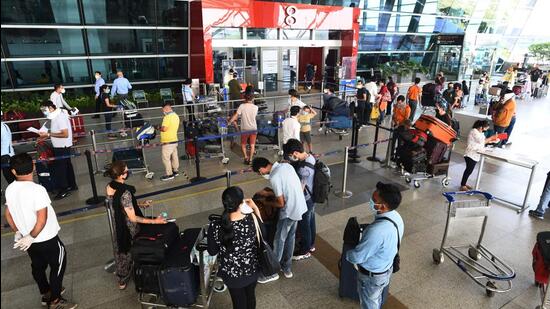 The DGCA order requires airlines to make arrangements for extra face masks and provide them to passengers if required. (HT file photo) The DGCA order requires airlines to make arrangements for extra face masks and provide them to passengers if required. (HT file photo)
