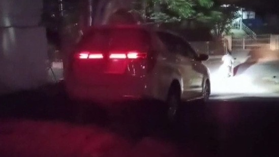 Die Polizei von Hyderabad hat im Zusammenhang mit der mutmaßlichen Massenvergewaltigung eines Minderjährigen in der Gegend von Jubille Hills ein Innova-Auto beschlagnahmt.