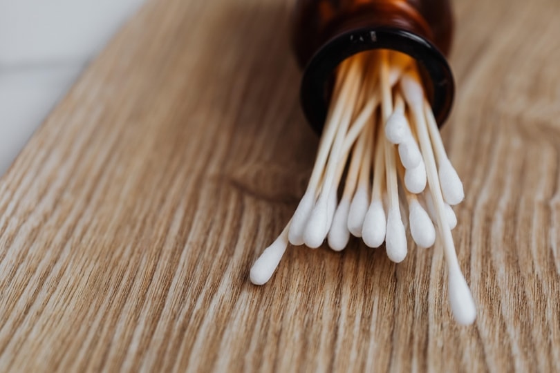Best cotton buds gently remove earwax from outer ear, use quality cotton