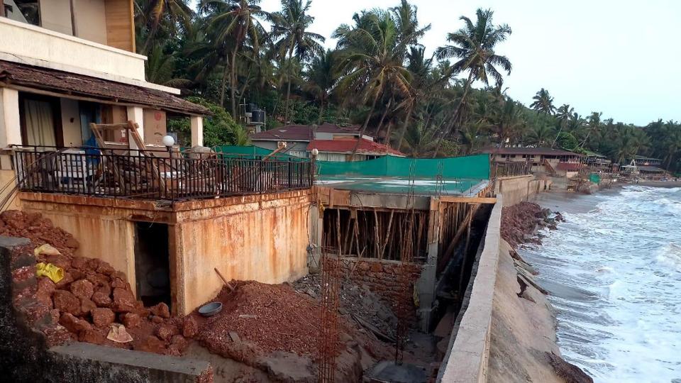 The complainants alleged that the construction of Mika Singh’s villa was well into the sea and enclosed an area 3 metre beyond what would otherwise be the high tide line. The complainants alleged that the construction of Mika Singh’s villa was well into the sea and enclosed an area 3 metre beyond what would otherwise be the high tide line.