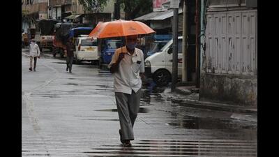 After a long wait, Pune on Thursday experienced a light drizzle in many parts of the city with occasional thunderstorms during the evening. (HT FILE PHOTO) After a long wait, Pune on Thursday experienced a light drizzle in many parts of the city with occasional thunderstorms during the evening. (HT FILE PHOTO)