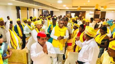 SBSP chief Om Prakash Rajbhar with Samajwadi Party candidate Dharmendra Yadav for the Azamgarh Lok Sabha bypoll campaign. (SOURCED IMAGE) SBSP chief Om Prakash Rajbhar with Samajwadi Party candidate Dharmendra Yadav for the Azamgarh Lok Sabha bypoll campaign. (SOURCED IMAGE)