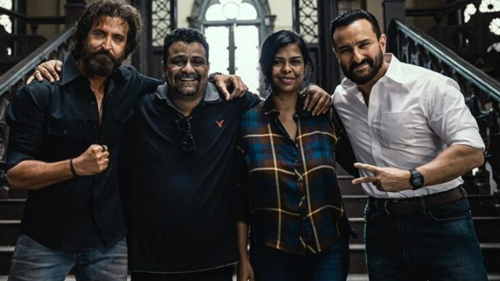 Hrithik Roshan shares pic with Saif Ali Khan as they wrap Vikram Vedha filming