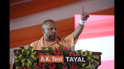 Chief minister Yogi Adityanath addressing Garib Kalyan public meeting at Gorakhpur on Friday. (Amiruddin Guddu/HT) Chief minister Yogi Adityanath addressing Garib Kalyan public meeting at Gorakhpur on Friday. (Amiruddin Guddu/HT)