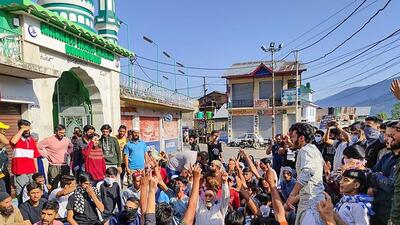 Doda: People stage a protest over the controversial remarks made by two former BJP spokespersons about Prophet Mohammed at Bhaderwah in Doda district on Friday. (PTI) Doda: People stage a protest over the controversial remarks made by two former BJP spokespersons about Prophet Mohammed at Bhaderwah in Doda district on Friday. (PTI)