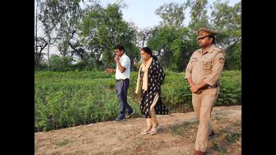 Principal chief conservator of forest Mamta Sanjiv Dubey inspecting a forest in Varanasi. (HT File Photo)