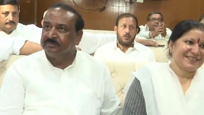 Haryana Congress MLAs arrive at Vidhan Sabha to cast their votes. Haryana Congress MLAs arrive at Vidhan Sabha to cast their votes.